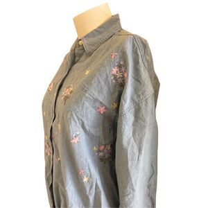 Solutions large women’s 100% cotton 90’s pastel pink floral embroidery denim shi